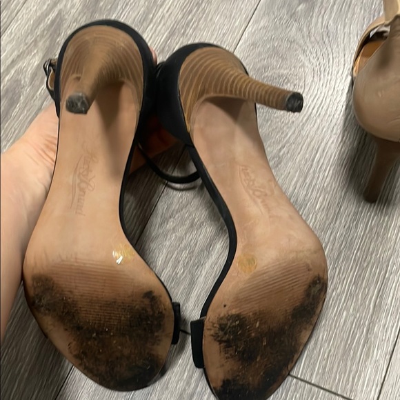 Lucky Brand Women's Black and Tan Heels - Picture 7 of 9